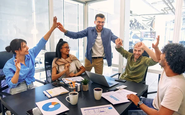 Symboliczna ilustracja kontroli i planowania